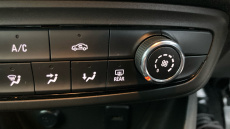 Vauxhall Crossland 1.2 Design 5dr Petrol Hatchback